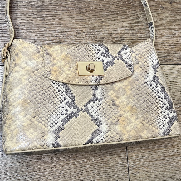 J. Crew Edie Embossed Leather Shoulder Bag - Picture 4 of 11